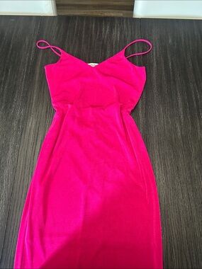 Sleeveless V-Neck Midi Dress in Bright Pink